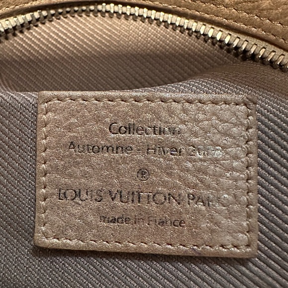 LOUIS VUITTON Limited Peach Shimmer Comet - Picture 8 of 8